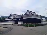 大手前にある二の丸館（南東から）正面の平櫓は御裏門（搦手門）の脇（現在の時鐘があるところ）にあった裏門櫓（鐘櫓）を移築復元したもの