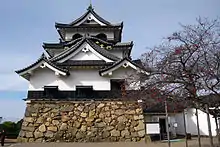 天守東面
