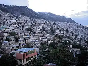 ペシオンヴィルの丘の風景