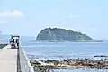 日間賀島から築見島を望む