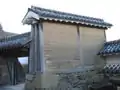 水の一門北方築地塀（左は「水の一門」）