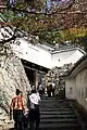 はの門。天守へ至る「上道」途中に建つ櫓門