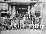 1926年の氷見町役場と吏員