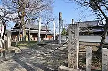 日根神社御旅所。北緯34度23分20秒 東経135度18分35秒﻿ / ﻿北緯34.3888度 東経135.3096度﻿ / 34.3888; 135.3096