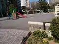日ノ出川の跡は、大通り公園に接する一部が日ノ出川公園となった。