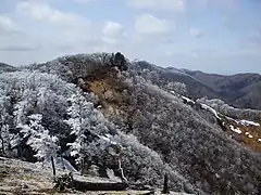 西北西を望む