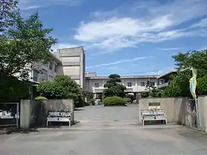 日吉中学校