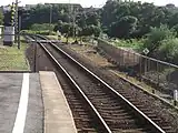 ホームより殿山駅方面を望む（2013年9月）