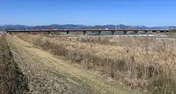右岸の下流側から望む平野庄橋