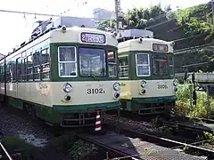 3100形3102編成(左)・3101編成(右)(荒手車庫 2004年6月)