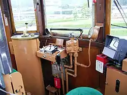 保存された654号の運転台(2006年7月21日、広島市交通科学館)