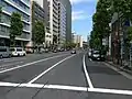広尾交差点、「外苑西通り」の北側を見る（2017年9月24日撮影）