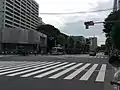 同左、「外苑西通り」の南側を見る（2017年9月24日撮影）