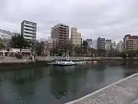 対岸のレストハウス付近より撮影（2015年2月撮影）