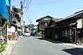 E.このように乗用車同士が離合するにはぎりぎりである