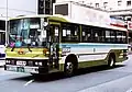 広島電鉄K-RU223AAトップドア仕様、RU6A系に準じたボディを架装したもの