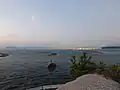 似島から北方向の広島市中心部を望む。広島湾北部(N)。条件付き指定海域。