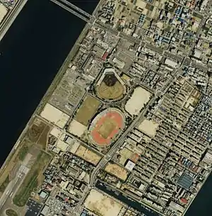 1988年。国土交通省 国土地理院 地図・空中写真閲覧サービスの空中写真を基に作成左下が広島西飛行場滑走路、左上が庚午橋。