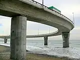日立バイパスの旭高架橋。海上橋梁となっている。（2009年1月26日）