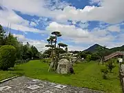北西に隣接する白坂公園