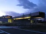 夜景（ガラスを通して内部が見える）