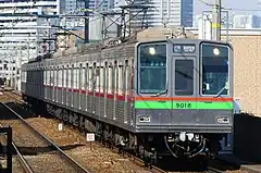 9000形(2017年3月 立会川駅)