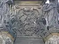 オロモウツの聖三位一体柱にあるレリーフ。愛の寓意を表し、プロビデンスの目を掲げている。