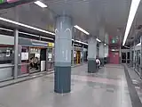 プラットホーム