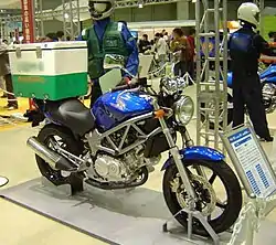 &nbsp;&nbsp;&nbsp;キャンディタヒチアンブルー第38回東京モーターショー2004出品バイク便ルック