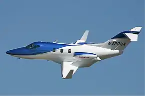 デモ飛行するHondaJet(オシュコシュ、2005年)