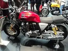 2017年モデルCB1100EX(上)CB1100RS(下)
