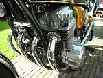 CB750E型エンジン左側面(左)正面(中)右側面(右)