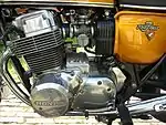 CB750E型エンジン左側面(左)正面(中)右側面(右)