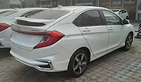中国向け姉妹車のジーニア リア