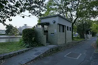 本川公衆便所