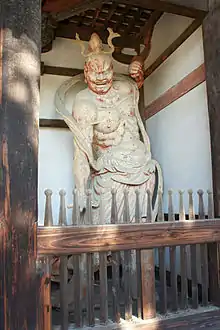 法隆寺中門の金剛力士立像(守護神の仁王像)