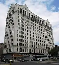 ホテル・テリーザのテリーザ・タワーニューヨーク市歴史建造物およびNRHPに登録(西125丁目&アダム・クレイトン・パウエル・ジュニア・ブールバード)