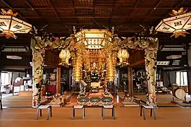 本堂内陣