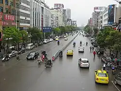 人民南路の様子