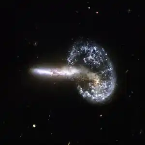 Arp 148(1011,61
  
    
      
        L
      
    
    {\displaystyle L}
  

  
    
      
        
          
          
            ⊙
          
        
      
    
    {\displaystyle _{\odot }}
  
）