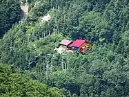 越百山の西尾根の鞍部にある