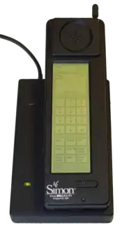 充電器に置かれたIBM Simon