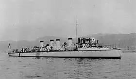 日本で整備完了後の「電」(1900年中期、神戸港)#日本海軍全艦艇史下巻p.505, 写真No.1255の解説