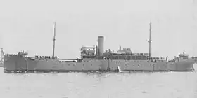 呉で病院船設備工事が完成した「室戸」(1932年3月5日)#日本海軍全艦艇史p.856写真No.2688の解説およびp.857写真No.2689とその解説