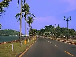 アマドールの土手道