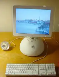 iMac (G4) 通称「フラットパネル」