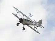 展示飛行を行うPT-17、2008年。
