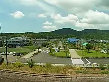 西側ロータリーと駅周辺（2004年7月）
