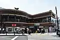 駅入口（2018年6月）