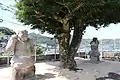 一乗院跡地（県指定史跡）に残る仁王像